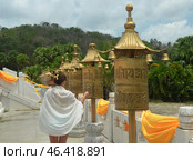 Buddhist prayer wheel. Редакционное фото, фотограф Александр Карпенко / Фотобанк Лори