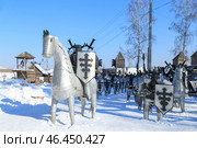 Металлические фигуры рыцарей в музее "На свалке", г. Иркутск (2021 год). Редакционное фото, фотограф Римма Тельнова / Фотобанк Лори