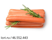 Вкусные колбаски с розмарином на белом фоне. Стоковое фото, фотограф Pixel_shot / Фотобанк Лори