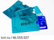 RFID защитный чехол для банковской карты - защита от считывания, мошенничества, кражи. Редакционное фото, фотограф Snezka / Фотобанк Лори
