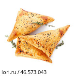 Вкусная узбекская самса на белом фоне. Стоковое фото, фотограф Pixel_shot / Фотобанк Лори