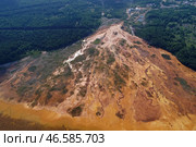 Водоем, загрязненный осадками металлов. Стоковое фото, фотограф Донат Сорокин / ТАСС / Фотобанк Лори