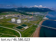 Завод по производству сжиженного природного газа и терминал отгрузки нефти. Стоковое фото, фотограф Юрий Смитюк / ТАСС / Фотобанк Лори