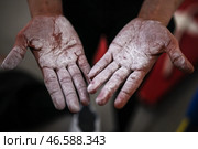 Спортивная магнезия на руках. Стоковое фото, фотограф Сергей Бобылев / ТАСС / Фотобанк Лори