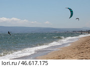 Кайтсерферы в море. Стоковое фото, фотограф Сергей Мальгавко / ТАСС / Фотобанк Лори