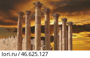 Temple of Zeus, Jordanian city of Jerash (Gerasa of Antiquity), capital and largest city of Jerash Governorate, Jordan. Against the background of the sunset. 4K, time lapse, with zoom. Стоковое видео, видеограф Владимир Журавлев / Фотобанк Лори