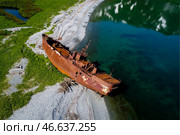 Старый ржавый корабль на берегу. Стоковое фото, фотограф Юрий Смитюк / ТАСС / Фотобанк Лори
