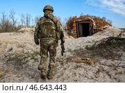 Военнослужащий во время тактических учений. Стоковое фото, фотограф Алексей Коновалов / ТАСС / Фотобанк Лори