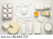 Различные молочные продукты без лактозы на светлом фоне. Стоковое фото, фотограф Pixel_shot / Фотобанк Лори