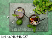 Бокалы вкусного коктейля Cuba Libre на столе. Стоковое фото, фотограф Pixel_shot / Фотобанк Лори