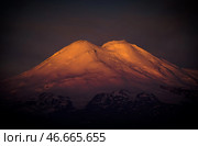 Республика Кабардино-Балкария. Вид на Эльбрус с плато Канжол. Стоковое фото, фотограф Александр Манзюк / ТАСС / Фотобанк Лори