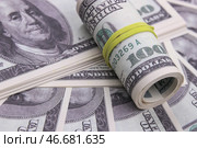 Банкноты номиналом 100 долларов США. Стоковое фото, фотограф Сергей Булкин/NEWS.ru / ТАСС / Фотобанк Лори