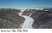 Aerial view of road in Atlas mountains at winter. Стоковое видео, видеограф Михаил Коханчиков / Фотобанк Лори
