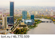 Russia, Sverdlovsk region. 24. 09. 2015. the city of Yekaterinburg view from the skyscraper Vysotsky On an autumn day. Редакционное фото, фотограф Акиньшин Владимир / Фотобанк Лори