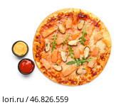 Вкусная пицца из морепродуктов и соусы на белом фоне. Стоковое фото, фотограф Pixel_shot / Фотобанк Лори