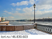 Весенний Петербург. Набережная Невы (2014 год). Стоковое фото, фотограф Александр Алексеев / Фотобанк Лори