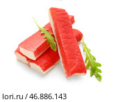 Вкусные крабовые палочки на белом фоне. Стоковое фото, фотограф Pixel_shot / Фотобанк Лори