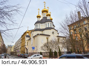 Санкт-Петербург. Лахтинская улица. Церковь св. блаженной Ксении Петербургской, построенная на месте дома, в котором жила Ксения. Редакционное фото, фотограф Александр Алексеев / Фотобанк Лори