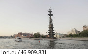 Beautiful summer landscapes and monuments taken from the river along which the boats go. Стоковое фото, фотограф David Kashakhi / Фотобанк Лори