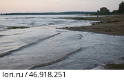 Simple beach with mud and thickets on cloudy day. Стоковое фото, фотограф David Kashakhi / Фотобанк Лори
