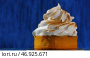 Close up decorated whip cream. Стоковое фото, фотограф David Kashakhi / Фотобанк Лори