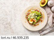 Вкусные бельгийские вафли с яйцом, сыром и авокадо на светлом фоне. Стоковое фото, фотограф Pixel_shot / Фотобанк Лори