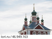 The Golden Ring of Russia, the city of Pereslavl-Zalessky. The Church of the Forty Sevastian Martyrs is reflected in the afternoon in Pleshcheyev Lake. Стоковое фото, фотограф Photojuli / Фотобанк Лори