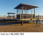 Beach gazebos for protection from the sun. Стоковое фото, фотограф Саблин Станислав / Фотобанк Лори