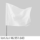 Белый флаг на сером фоне. Стоковое фото, фотограф Pixel_shot / Фотобанк Лори