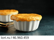Вкусные пирожки с овощами на черном фоне. Стоковое фото, фотограф Pixel_shot / Фотобанк Лори