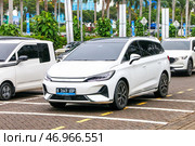 BYD M6. Редакционное фото, фотограф Art Konovalov / Фотобанк Лори