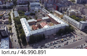 Big city center with buildings, roads, trees, and many cars. Стоковое фото, фотограф David Kashakhi / Фотобанк Лори