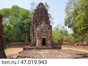 Древний кхмерский храм Прасат Та Муен Том (Prasat Ta Muen Thom), Таиланд. Редакционное фото, фотограф Ирина Яровая / Фотобанк Лори