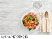 Чаша вкусная паста с соусом Болоньезе на столе. Стоковое фото, фотограф Pixel_shot / Фотобанк Лори