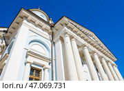 Церковь Мартина Исповедника (Вознесения Господня) в Алексеевской новой слободе (Мартина исповедника, папы Римского). Солнечный день. Москва. Редакционное фото, фотограф E. O. / Фотобанк Лори