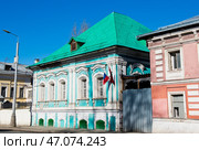 Палаты Птицына. Николоямская улица, дом 49, строение 3. Солнечный день. Ранняя весна. Москва. Россия. Редакционное фото, фотограф E. O. / Фотобанк Лори