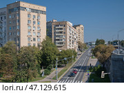Вид на Гончарный проезд с Большого Краснохолмского моста. Москва, Россия (2024 год). Редакционное фото, фотограф Елена Коромыслова / Фотобанк Лори