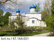Храм Георгия Победоносца в деревне Сенно Псковской области (2015 год). Редакционное фото, фотограф Солодовникова Елена / Фотобанк Лори