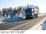 Scania truck on road. Редакционное фото, фотограф Юлия Бабкина / Фотобанк Лори