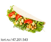 Вкусный вегетарианский тако на белом фоне. Стоковое фото, фотограф Pixel_shot / Фотобанк Лори