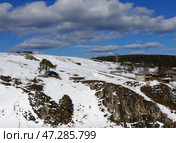 Скалы села Кын, Лысьвенский городской округ, Пермский край. Редакционное фото, фотограф Алексей Иванов / Фотобанк Лори