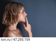 Silent Reflection in a Peaceful Studio, Emphasizing Personal Expression and Thoughtfulness. Стоковое фото, фотограф Aleksandr Golubev / Фотобанк Лори
