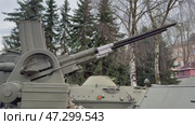 Military Armament Detail A Heavy Artillery Gun Mounted on a Tank for Added Combat Efficiency. Стоковое видео, видеограф Vladimir Vintonjak / Фотобанк Лори