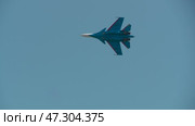 Russian air force aerobatic team Russian Knights SU-27. Стоковое видео, видеограф Алексей Сергеев / Фотобанк Лори