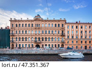Доходный дом Д.Р. Сорокина, река Фонтанка, Санкт-Петербург. Стоковое фото, фотограф Baturina Yuliya / Фотобанк Лори