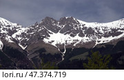Австрийские Альпы в городе Инсбрук. Австрия. Май. Austrian Alps in the city Innsbruck. Austria. May. Стоковое видео, видеограф Горшков Александр / Фотобанк Лори