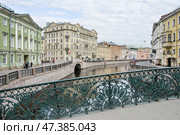 Санкт-Петербург. Набережная реки Мойки. Вид перил Певческого моста. Стоковое фото, фотограф Александр Алексеев / Фотобанк Лори