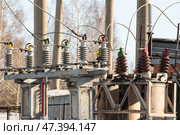 High voltage electric power substation in winter day. Стоковое фото, фотограф Ольга Гордеева / Фотобанк Лори