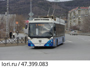Троллейбус Тролза-5265.00 "Мегаполис"  №160, улица Степана Разина, город Миасс, Челябинская область. Редакционное фото, фотограф Алексей Иванов / Фотобанк Лори