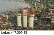 Oil and gas refinery plant. Стоковое видео, видеограф Михаил Коханчиков / Фотобанк Лори